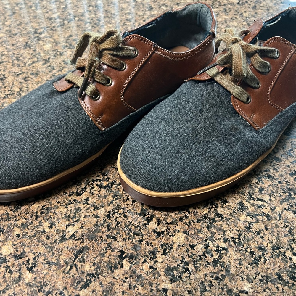 Casual shoes